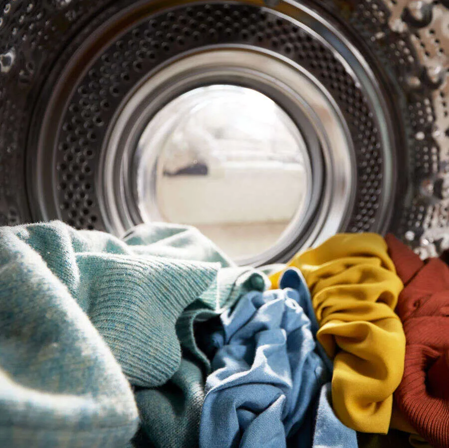 Одежда в стиральной машине