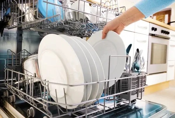 Посуд в посудомийній машині